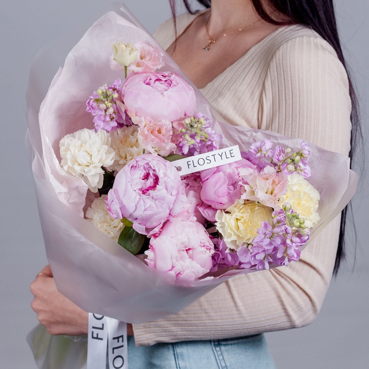 sbornyj aromatnyj buket s pionami 8 - 1